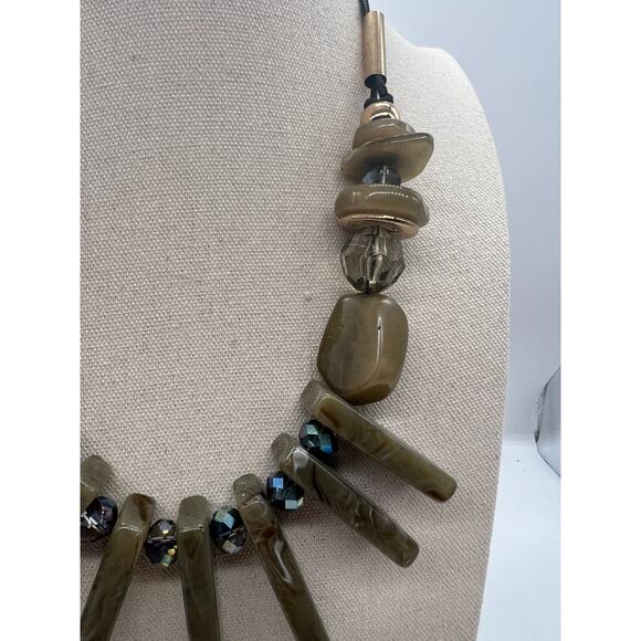 C Est 1946 Chunky statment bib acrylic necklace green earthy artsy bohemian - Picture 3 of 8